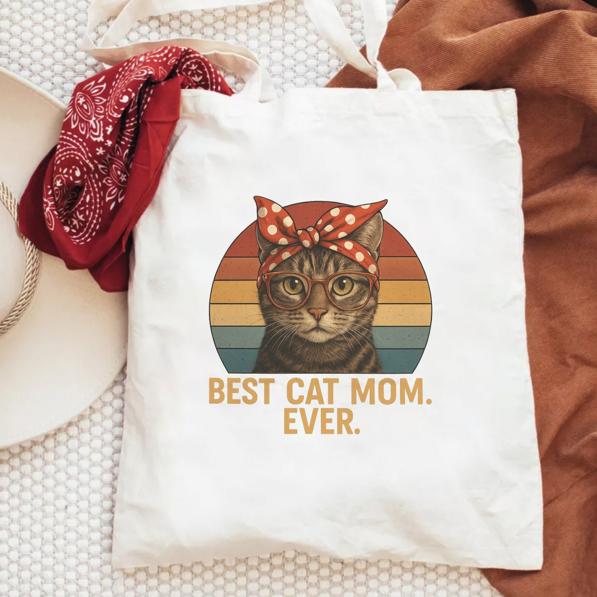 Retro Best Cat Mom Ever Iron-On Transfer – Realistic Tabby Cat with Glasses & Bandana | Heat Press Decal for T-Shirts, Bags & Gifts