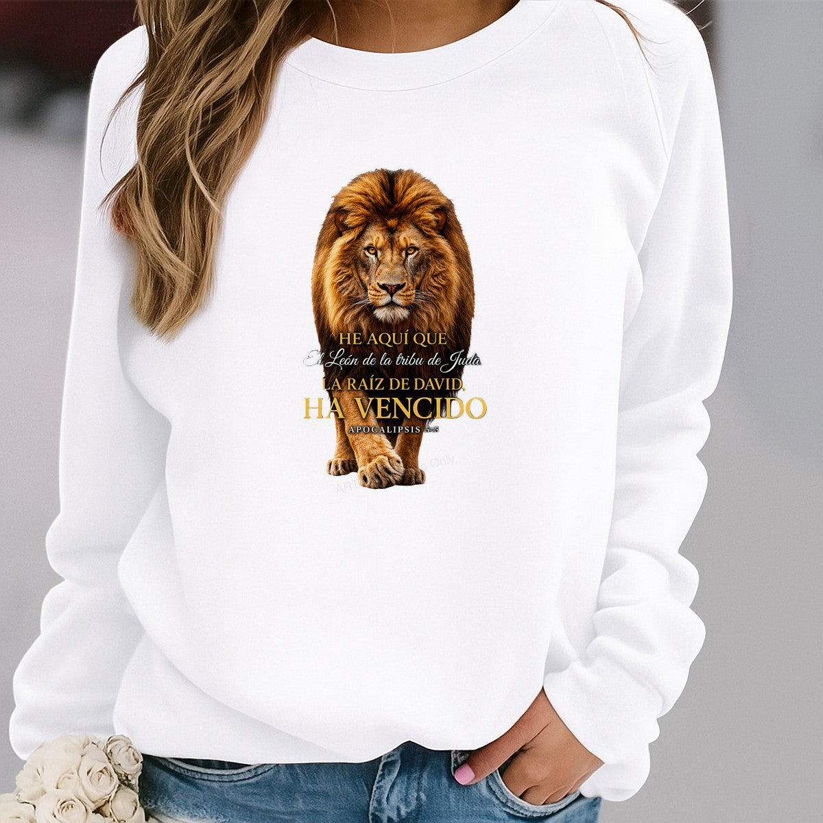 Christian Heat Transfer Lion of Judah Spanish Bible Verse Graphic for T Shirts Hoodies and Christian Apparel - 2