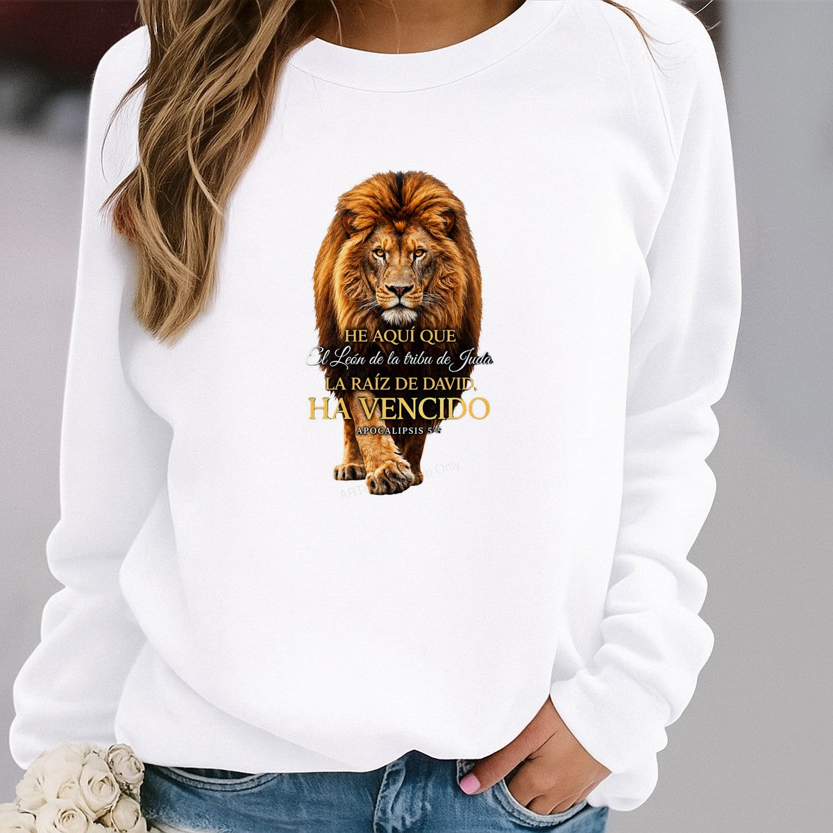 Christian Heat Transfer Lion of Judah Spanish Bible Verse Graphic for T Shirts Hoodies and Christian Apparel - 2
