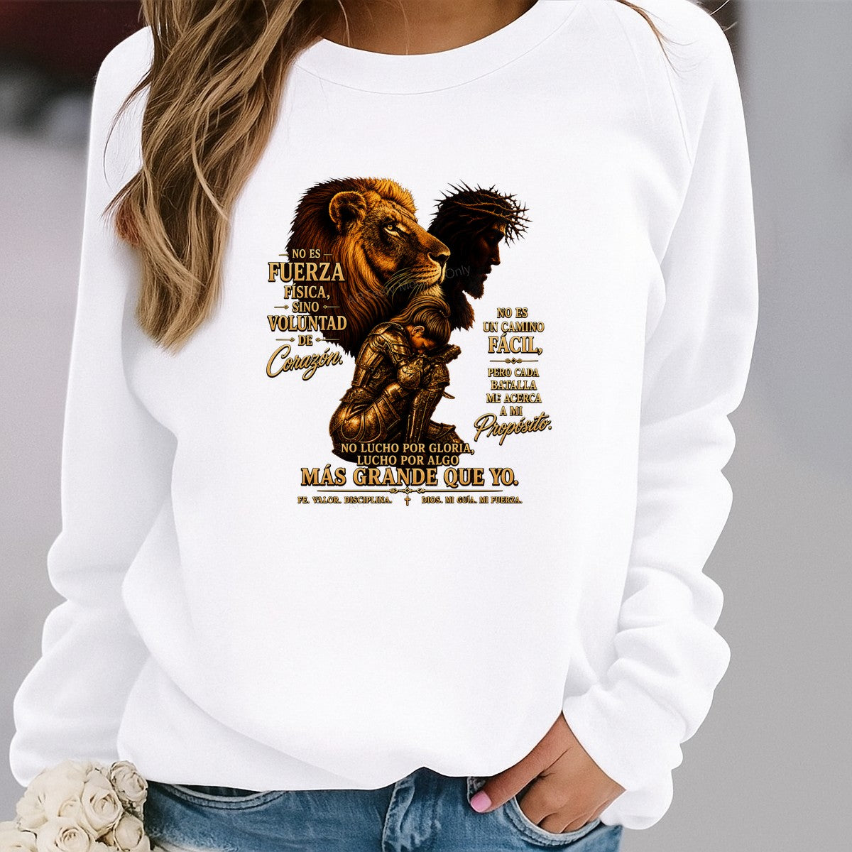 Christian Heat Transfer Lion and Armored Warrior Spanish Faith Quote Graphic for T Shirts Hoodies and Christian Apparel - 2