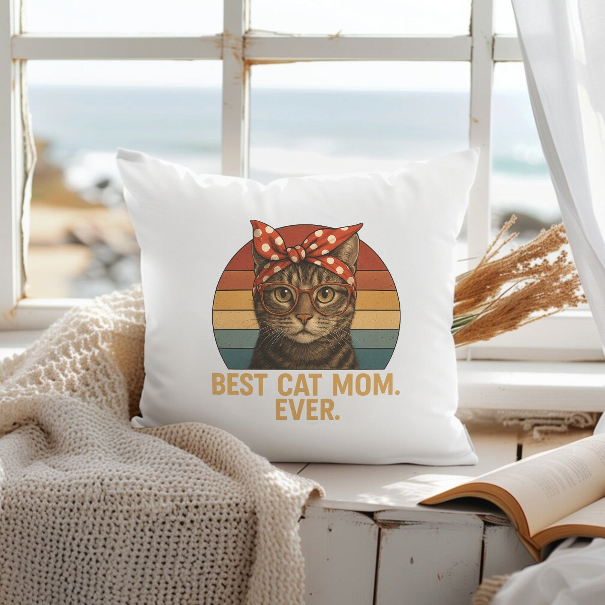 Retro Best Cat Mom Ever Iron-On Transfer – Realistic Tabby Cat with Glasses & Bandana | Heat Press Decal for T-Shirts, Bags & Gifts